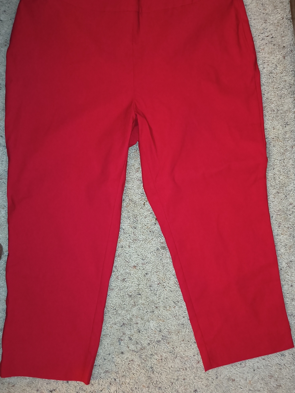 Chico's Brigitte So Slimming Red Crop Petite Pants